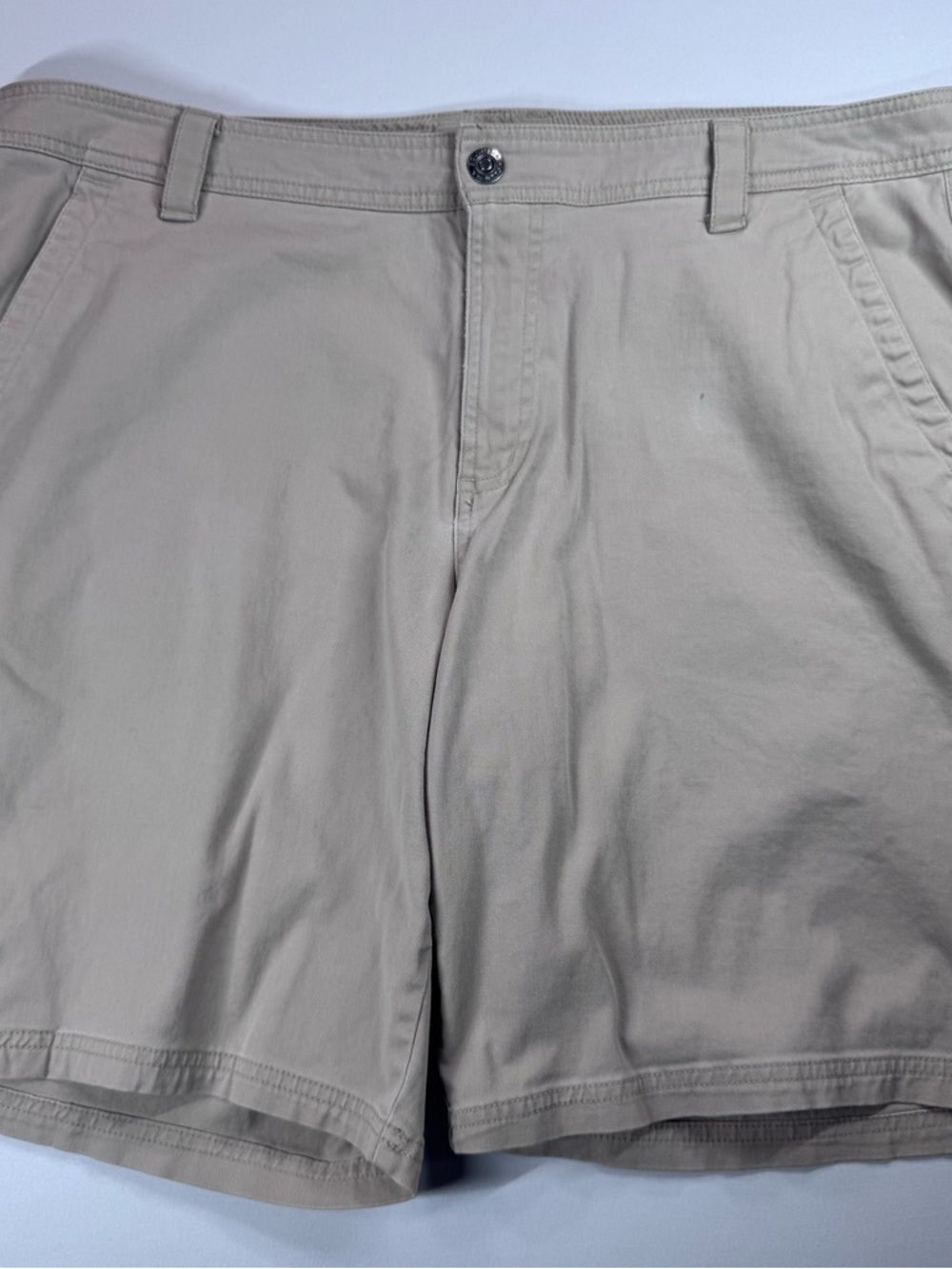 COLUMBIA Men’s Cargo Shorts, Khaki, Zippered Cargo Pocket, 38W x 10L
